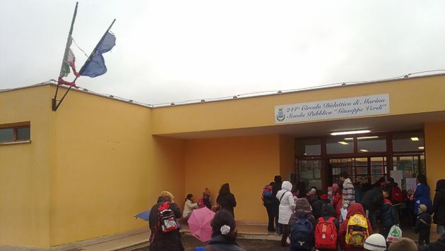 ingresso scuola a Santa Maria delle Mole